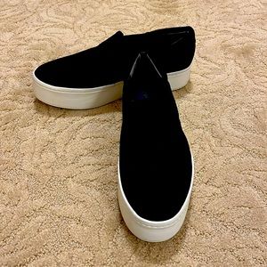 Vince Warren Suede 1.5” Skater Shoes